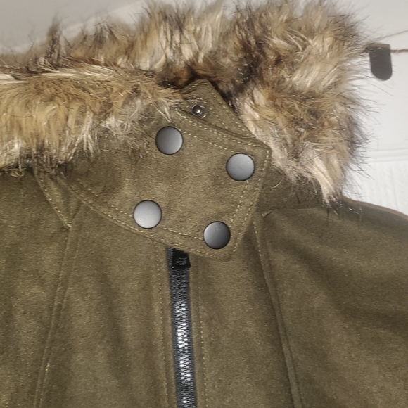 Poncho - Picture 2 of 3